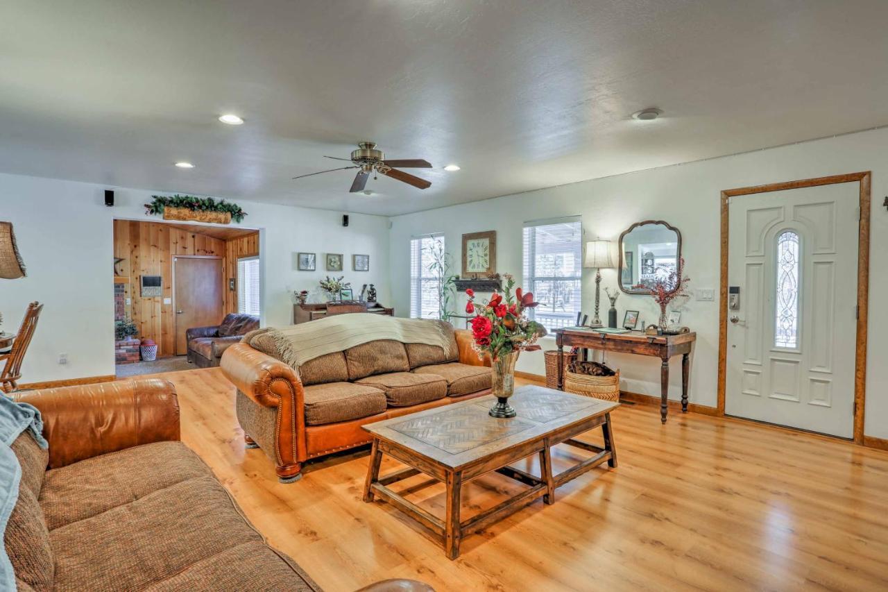 Lakeside Home With Game Room, Yard, Deck And Fireplace Pinetop-Lakeside Exterior foto